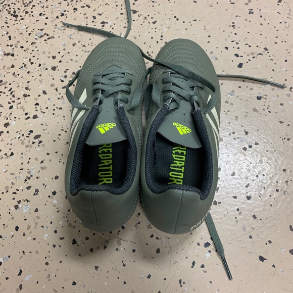 Adidas Predators Soccer Cleats 19.4 Size 4.5 - Picture 4 of 7